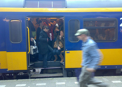 Normal_normal_trein_ns_vol_reizigers__compfight_